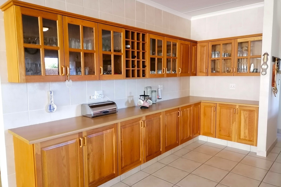 4 Bedroom Property for Sale in Stilbaai Wes Western Cape